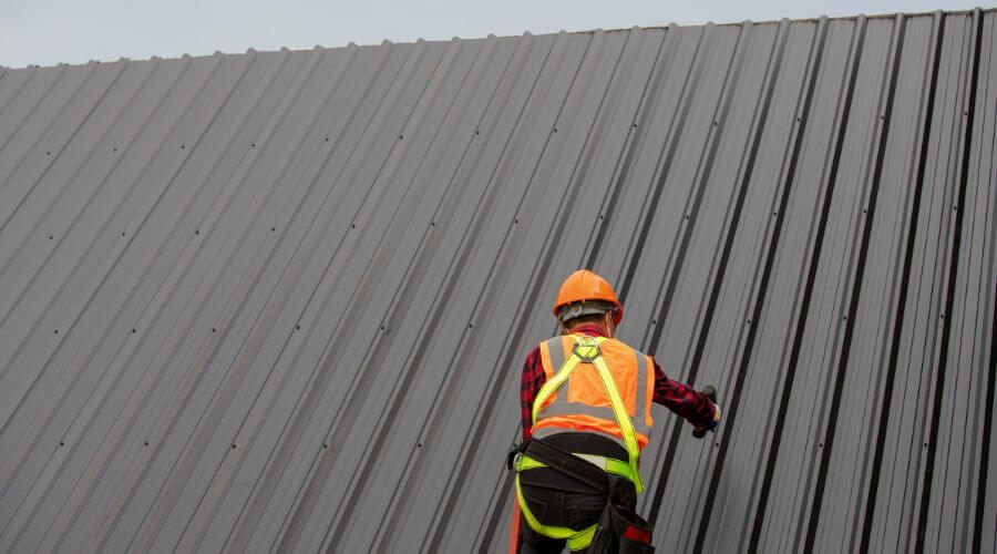Professional gutter cleaning in Sumas, WA